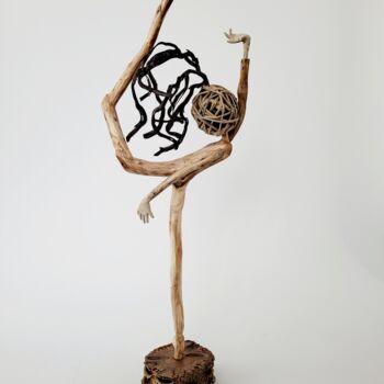 Skulptur mit dem Titel "ZOË" von Sandra Veillette, Original-Kunstwerk, Holz