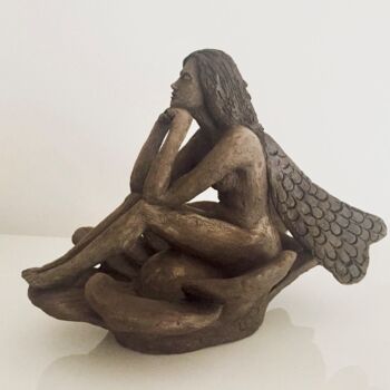 Sculptuur getiteld "Fée" door Sandrine Julien (Nizebulle), Origineel Kunstwerk, Terra cotta