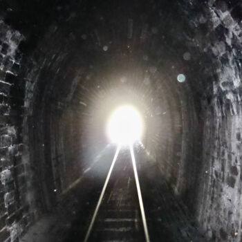 Photography titled "Le bout du tunNel" by Sandy Badoux, Original Artwork, Non Manipulated Photography