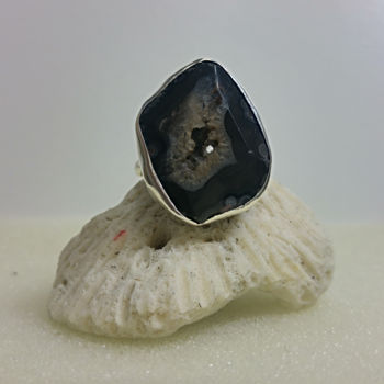 Design getiteld "Agate Ring" door Sapir Gelman, Origineel Kunstwerk, Objecten