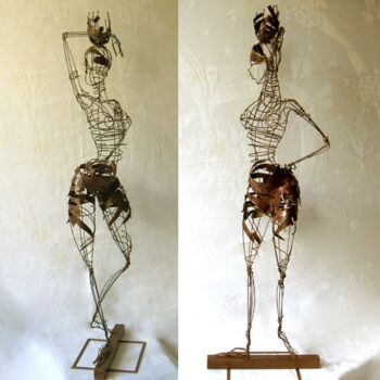 Escultura titulada "l'Africaine" por Sarah François, Obra de arte original, Metales