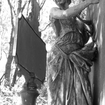 Fotografie getiteld "Statue au Père Lach…" door Sarcie, Origineel Kunstwerk, Digitale fotografie