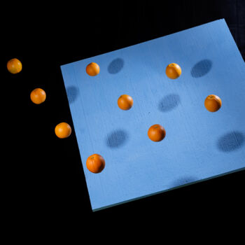 Photography titled "Апельсины с синим к…" by Sasha Gorben, Original Artwork, Digital Photography Mounted on Plexiglass