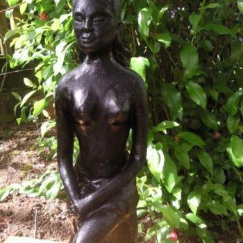 Skulptur mit dem Titel "L’Egyptienne" von Simone Puybaret, Original-Kunstwerk