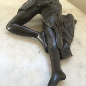 Scultura intitolato "Déshabillez moi!" da Reno Sculpteur, Opera d'arte originale, Terracotta