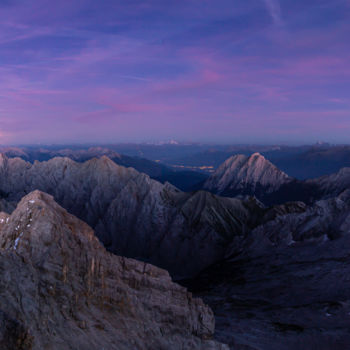 Fotografia zatytułowany „Zugspitze Full Moon” autorstwa Sebastian Hartel, Oryginalna praca, Fotografia cyfrowa