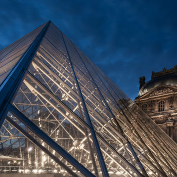 Fotografia intitolato "Le Louvre" da Sebastien Pouteau, Opera d'arte originale, Fotografia digitale Montato su Alluminio