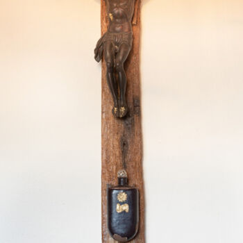 Скульптура под названием "Symbolic hanging de…" - Jozef Sedmak, Подлинное произведение искусства, Дерево