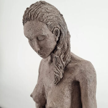 Sculptuur getiteld "Mademoiselle" door Sel Sculpture, Origineel Kunstwerk, Terra cotta