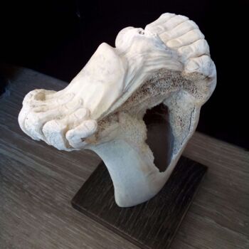 Sculpture titled "Open your mind" by Serendipity Liche, Original Artwork, Bone