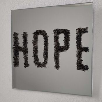 Sculpture intitulée "HOPE" par Serendipity Liche, Œuvre d'art originale, Verre