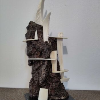 Скульптура под названием "La Base" - Serendipity Liche, Подлинное произведение искусства, кость