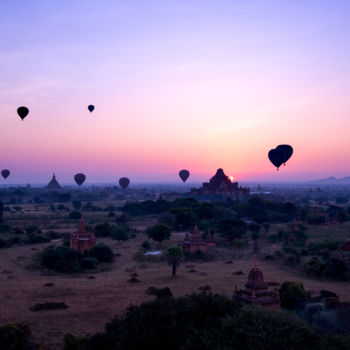Photography titled "Sunrise in Bagan (1…" by Serge Horta, Original Artwork, Digital Photography