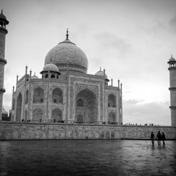 Фотография под названием "The Taj #3 - (Small…" - Serge Horta, Подлинное произведение искусства, Цифровая фотография