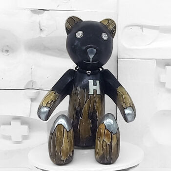 Escultura titulada "Vintage bear doll :…" por Seven E, Obra de arte original, Plástico