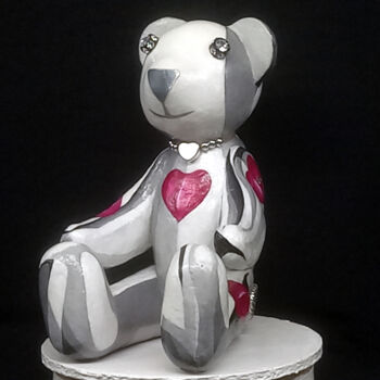 Escultura titulada "Vintage bear doll :…" por Seven E, Obra de arte original, Resina