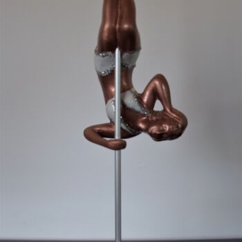 Sculpture intitulée "Ambre" par Shagmac, Œuvre d'art originale, Résine