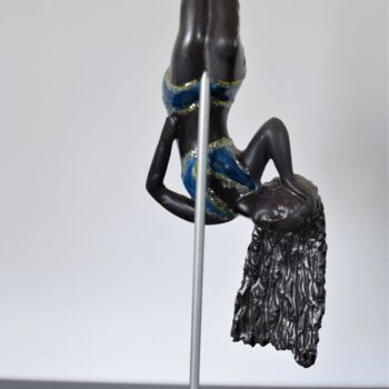 Escultura intitulada "Fanny" por Shagmac, Obras de arte originais, Resina