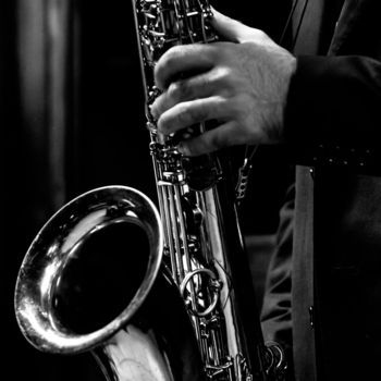 Photographie intitulée "Saxophone-2" par Sharlie Evans, Œuvre d'art originale, Photographie numérique