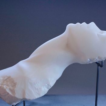 Скульптура под названием "Surrender" - Sherry Tipton, Подлинное произведение искусства, Камень