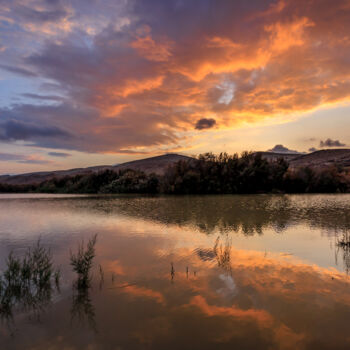 Photographie intitulée "Sunset over Lake Ye…" par Shimon Rottenberg, Œuvre d'art originale, Photographie numérique