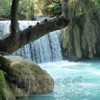 Fotografia zatytułowany „A waterfall view in…” autorstwa Shiran, Oryginalna praca