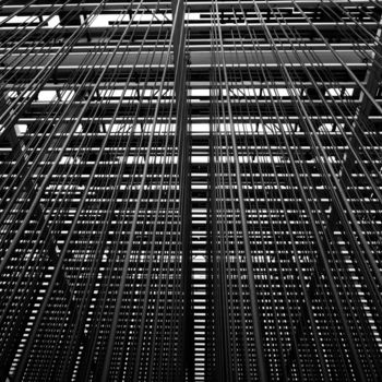 Photographie intitulée "Metal Structure." par Silvia Marcoschamer, Œuvre d'art originale, Photographie numérique