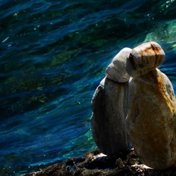 Photography titled "stone hug" by Simon Gaitanidis, Original Artwork, Digital Photography