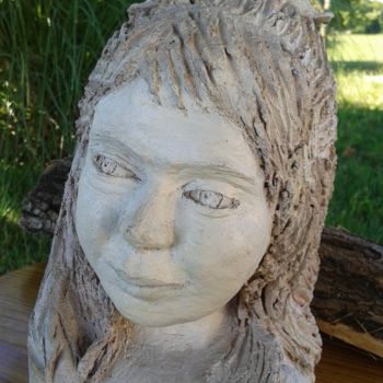 Skulptur mit dem Titel "buste jeune fille f…" von Simone Collet, Original-Kunstwerk, Terra cotta