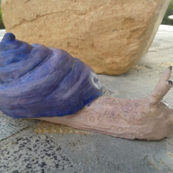 Escultura titulada "escargot bleu" por Simone Collet, Obra de arte original, Terracota