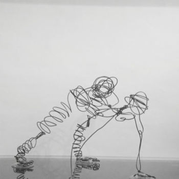 Escultura titulada "Downward Dog" por Simone, Obra de arte original, Media mixtos