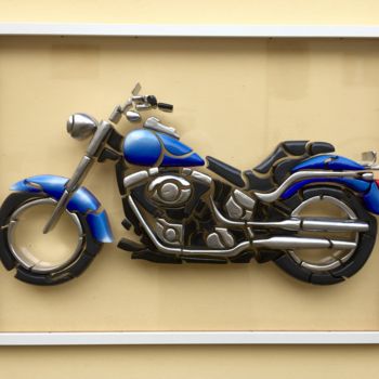 Sculpture intitulée "Harley-Davidson" par Simone Parri, Œuvre d'art originale, Plastique Monté sur Plexiglas