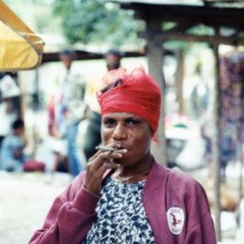 Photography titled "smoking-women in Pa…" by Sigrun Neumann (Sineu), Original Artwork