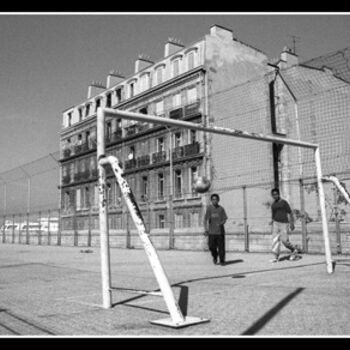 Fotografia intitulada "Foot en ville" por Slorenzo, Obras de arte originais