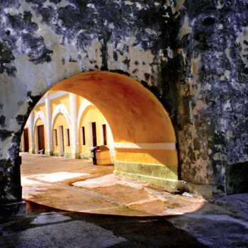 Fotografie mit dem Titel "Closed Arch, PR" von Tsofi Inbar, Original-Kunstwerk, Digitale Fotografie