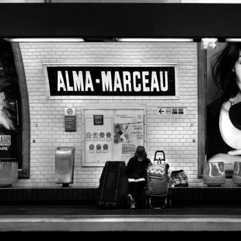 Photography titled "Alma-Marceau" by Sol Marrades, Original Artwork, Digital Photography