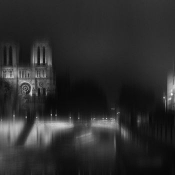 Photography titled "Notre Dame" by Sol Marrades, Original Artwork, Digital Photography