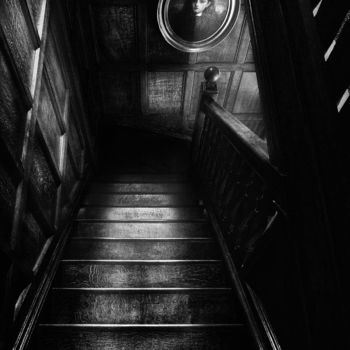 Photographie intitulée "The staircase" par Sol Marrades, Œuvre d'art originale