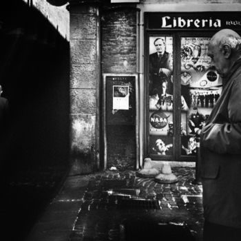 Fotografía titulada "Street. North area…" por Sol Marrades, Obra de arte original