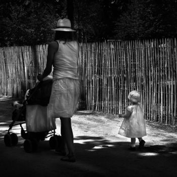 Fotografie mit dem Titel "Walk of childhood" von Sol Marrades, Original-Kunstwerk, Analog Fotografie