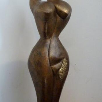 Sculpture intitulée "CALLIPYGE TRIOMPHAN…" par Sonia Mandel, Œuvre d'art originale, Terre cuite