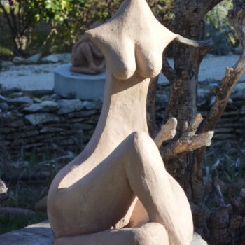Sculpture titled "ORLENA Terre cuite" by Sonia Mandel, Original Artwork, Terra cotta