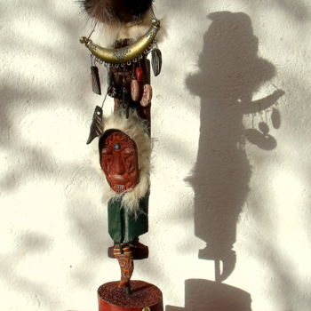 Sculpture titled "Totem de l'Ours" by Sophie Thiry, Original Artwork, Metals