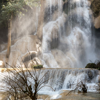 Photographie intitulée "Cascades du Laos" par Adam Bahia, Œuvre d'art originale, Photographie numérique