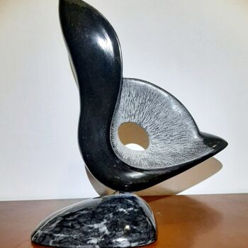 Skulptur mit dem Titel "Lepu" von Spiros Gremo, Original-Kunstwerk, Stein