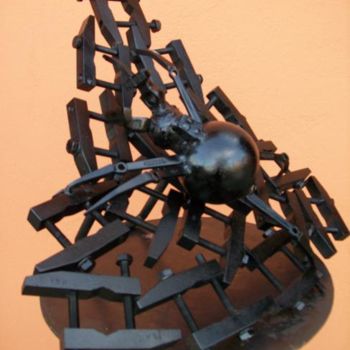 Sculpture titled "Ragno cAsto sul suo…" by Ram, Original Artwork