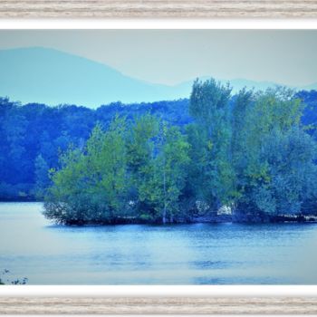 Photographie intitulée "Ile du lac" par Stefano Cerutti, Œuvre d'art originale, Photographie non manipulée