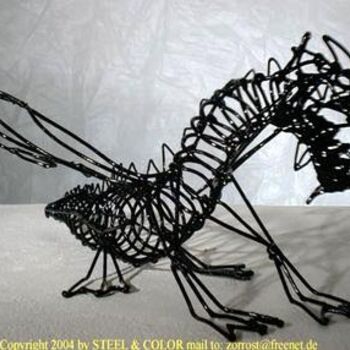 Sculpture titled "Draht-Drache" by Stahl Farbe, Original Artwork, Metals