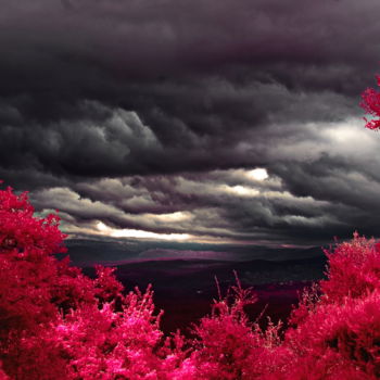 Photographie intitulée "Infra Storm" par Steevens Hill, Œuvre d'art originale, Photographie numérique
