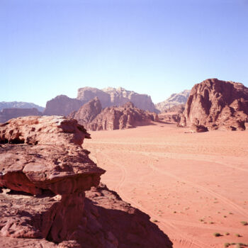 Fotografie getiteld "Red Desert" door Stefana Savic, Origineel Kunstwerk, Film fotografie